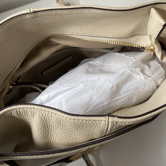 MELROSE AND MARKET pebbled leather hobo shoulder bag with crossbody strap white - Picture 4 of 15